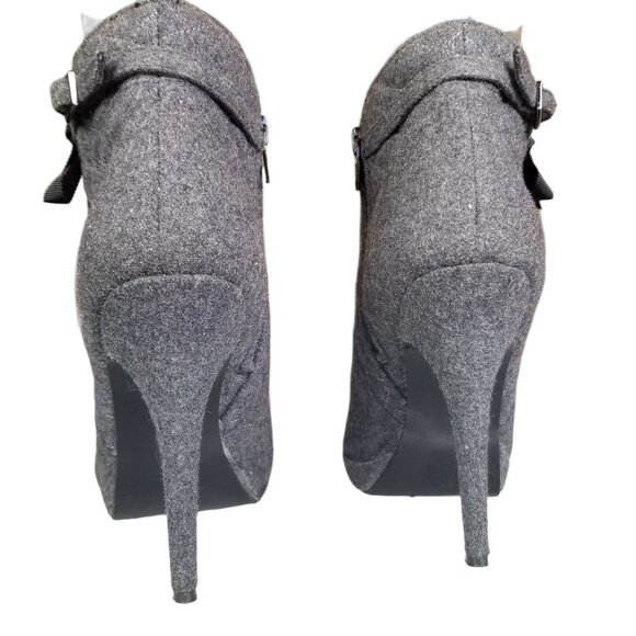 Platform stiletto ankle booties size 7.5 gray quilted - Picture 3 of 12